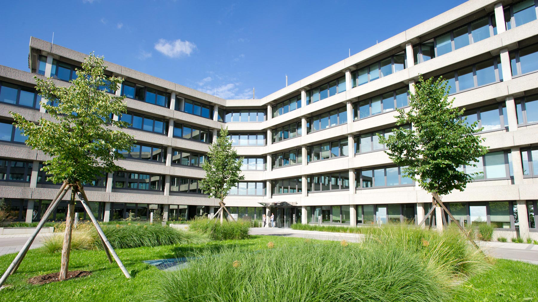 European Bank for Financial Services GmbH (ebase®) Firmensitz der FNZ Bank in Aschheim